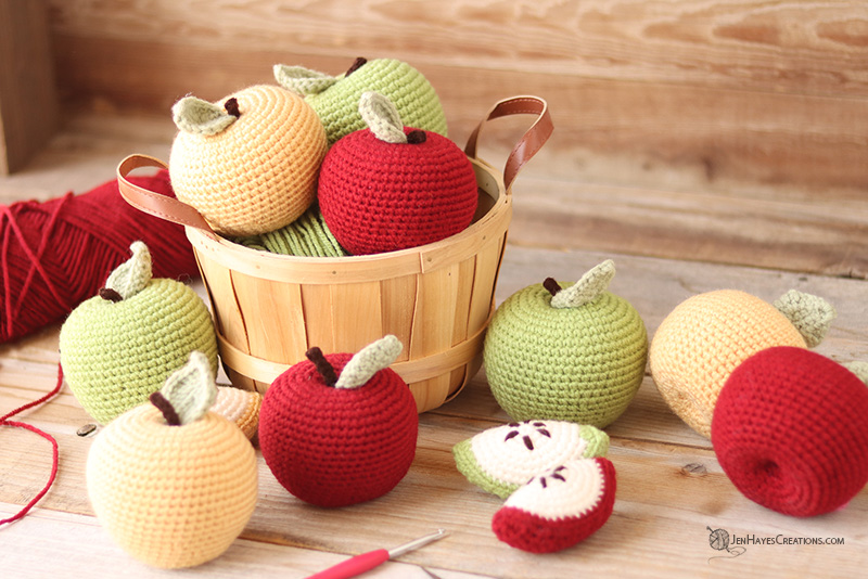 Amigurumi Apple Pattern (Crochet) – Lion Brand Yarn